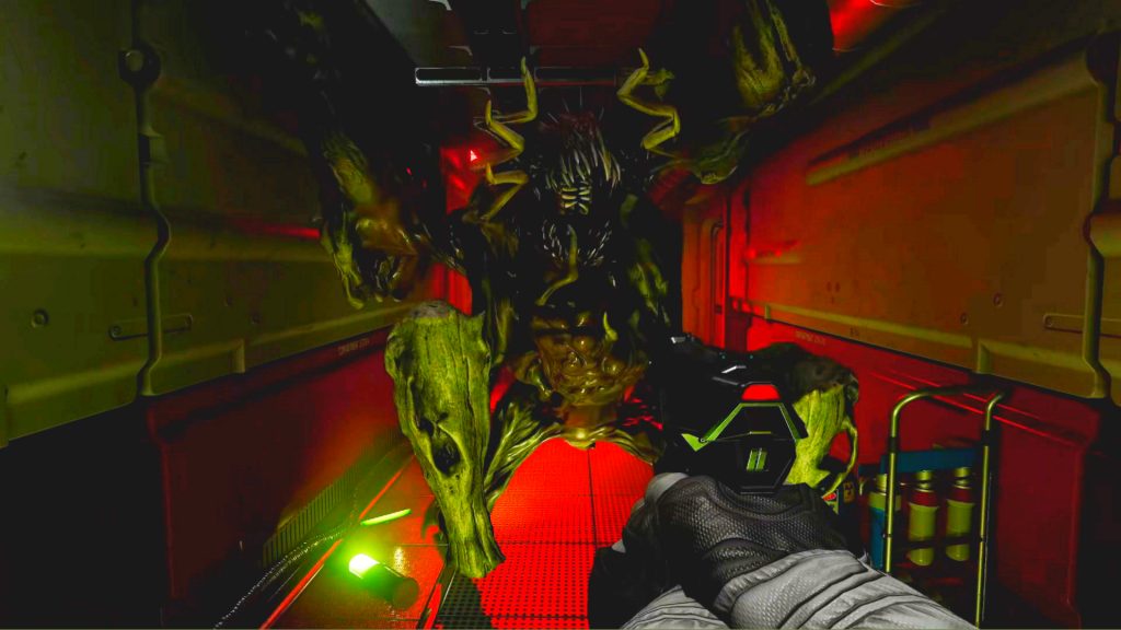 Screenshot of the Starfield horror in a dark corridor.